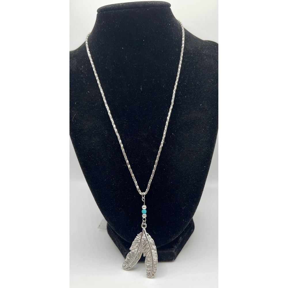 Boho Southwestern Silver Tone Double Feather Necklace 18" - Picture 3 of 4